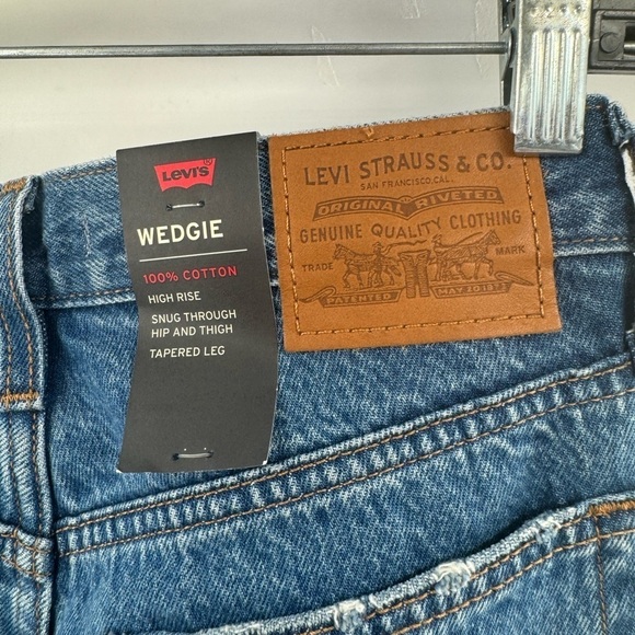 Levi’s wedgie high rise tapered slim button fly blue jeans size 25 - Picture 8 of 10